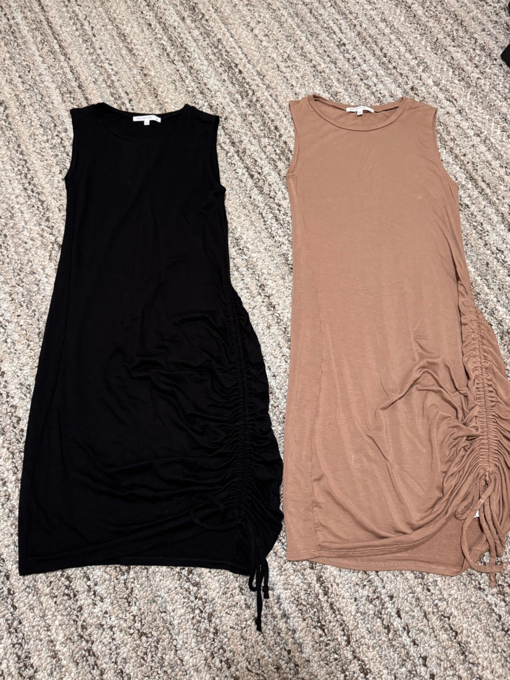 Women’s Sleeveless Ruched Side Dress — Black and Taupe size small